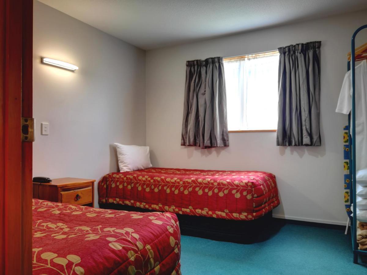 Asure Ambassador Motor Lodge Oamaru Eksteriør billede