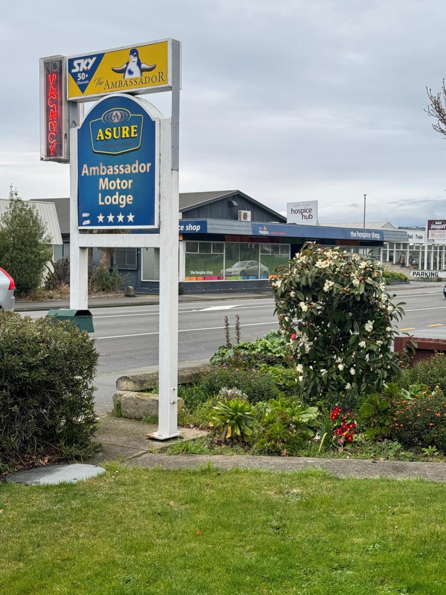 Asure Ambassador Motor Lodge Oamaru Eksteriør billede